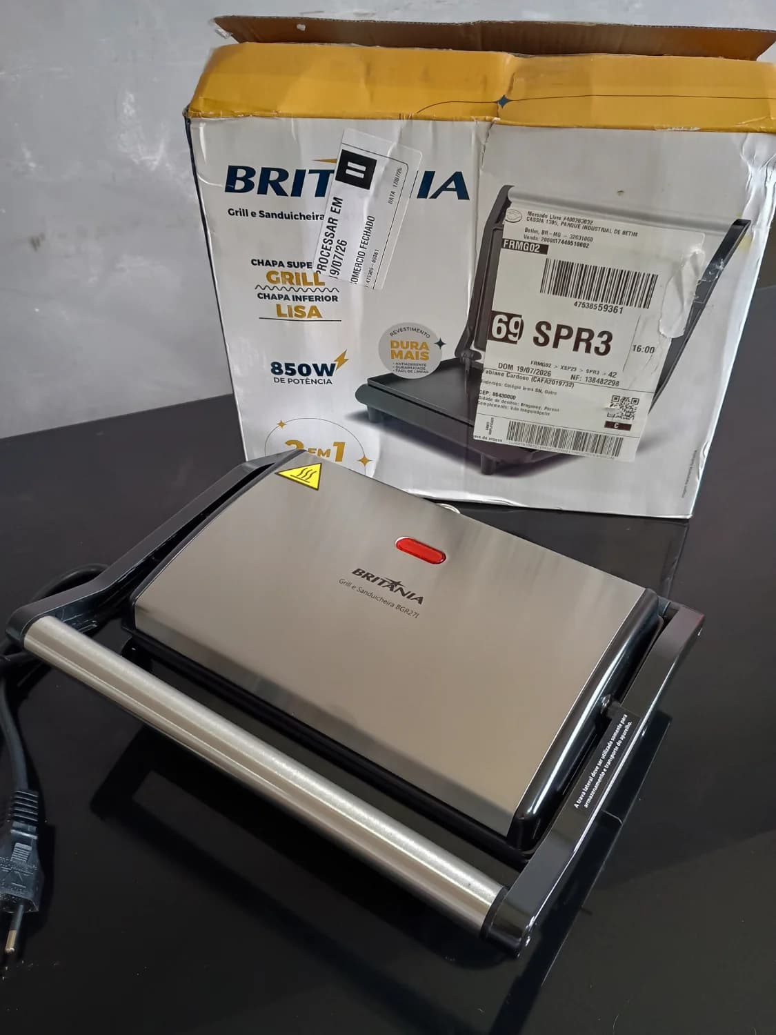Sanduicheira e Grill Britânia 2 em 1 de Inox com trava de segurança - 1
