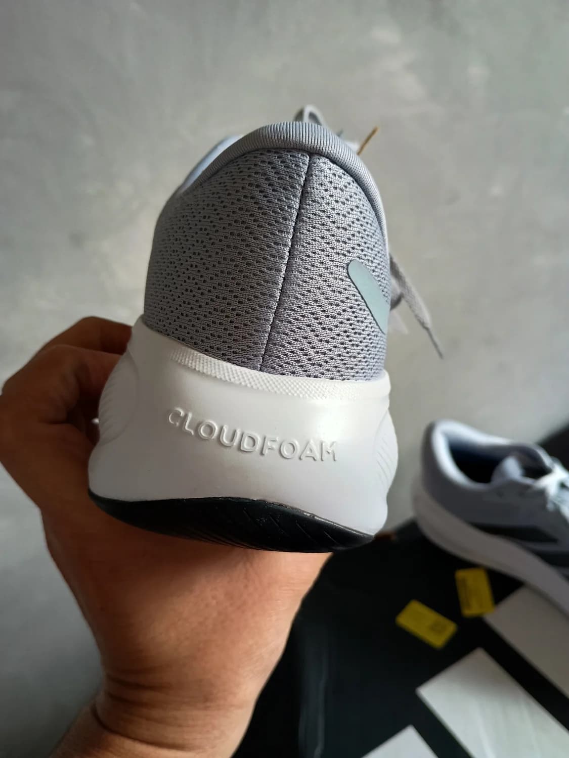 Tênis Adidas RESPONSE RUNNER 2 - 4
